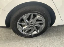 
										2024 Hyundai i30 CN7.V2 MY24 HEV 1.6P DCT White 6 Speed Auto Dual Cl full									