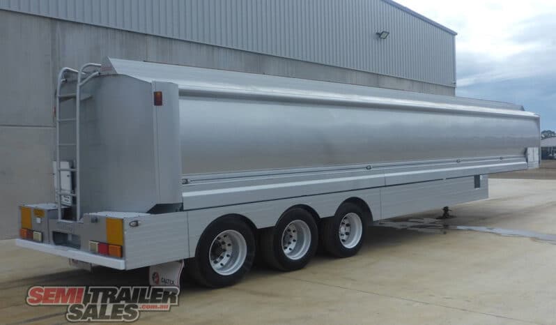
								1996 Hockney 47,400 Litre Aluminium Tanker full									