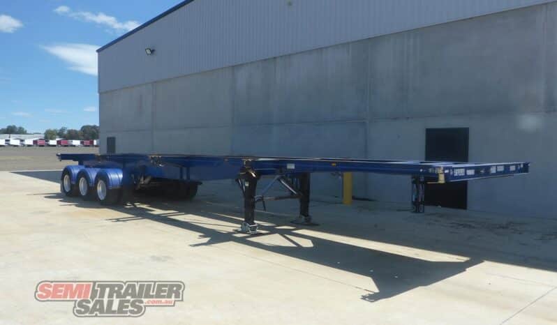 
								2011 Barker Heavy Duty 40FT TRI Axle Skel full									