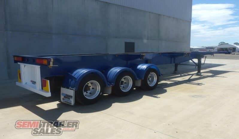 
								2011 Barker Heavy Duty 40FT TRI Axle Skel full									