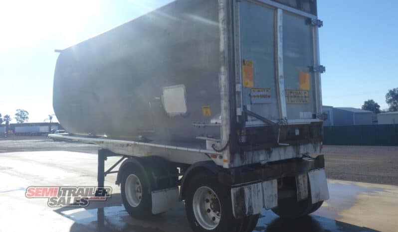 
								2002 Lusty Bogie Enclosed Tipper full									