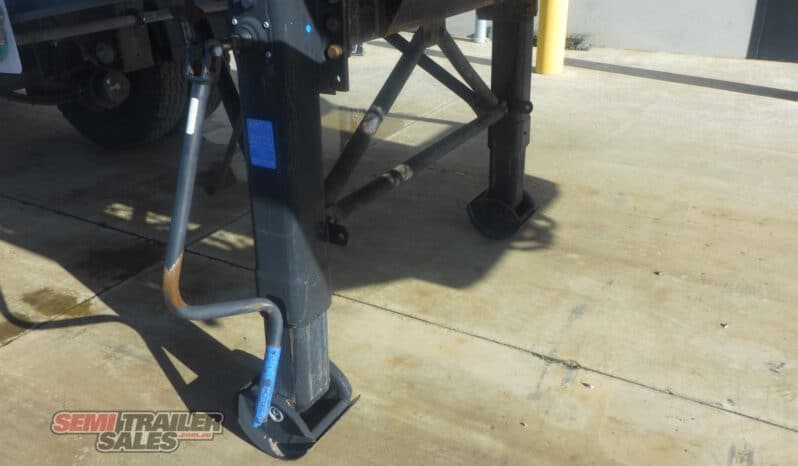 
								2002 Lusty Bogie Enclosed Tipper full									