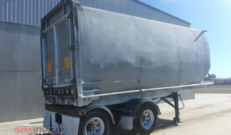 
								2002 Lusty Bogie Enclosed Tipper full									