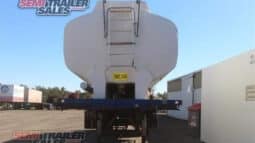 
										1982 Haulmark FLAT TOP With 2 X 15,000 Tanks full									