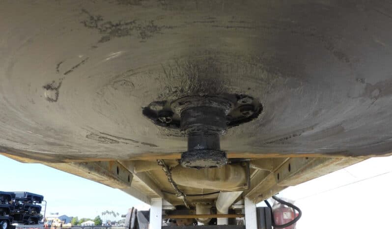 
								1977 Hockney 36,000L Tanker full									