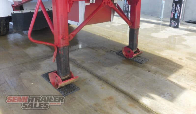 
								2002 Lusty TIP Over Axle Bogie Tipping A Trailer full									