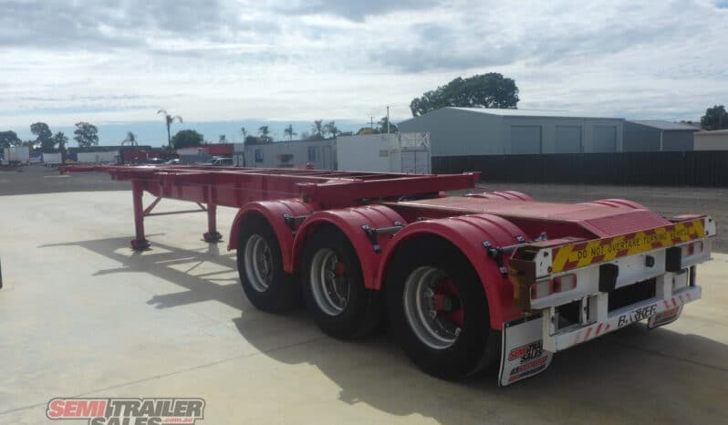 
								2010 Barker 40FT Retractable Skel full									