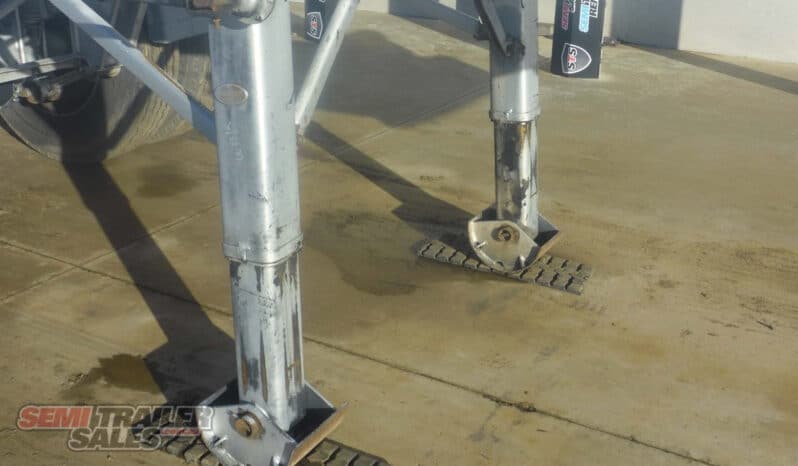 
								1985 Freighter 20FT Skel full									