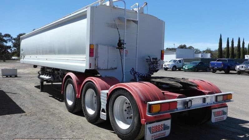 
								1994 Hockney Aluminium Fuel Tanker A Trailer full									