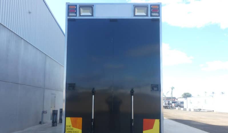 
								2018 MCF Enclosed Race CAR Transporter full									