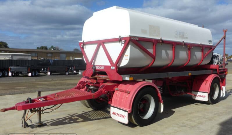 
								2006 Moore 12,000 Litre Water Tanker Super DOG Trailer full									