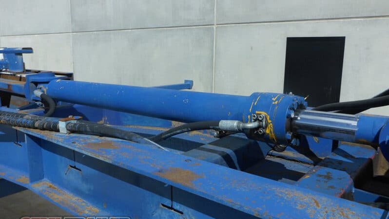 
								1985 Custom Roadmaster Hooklift Trailer full									