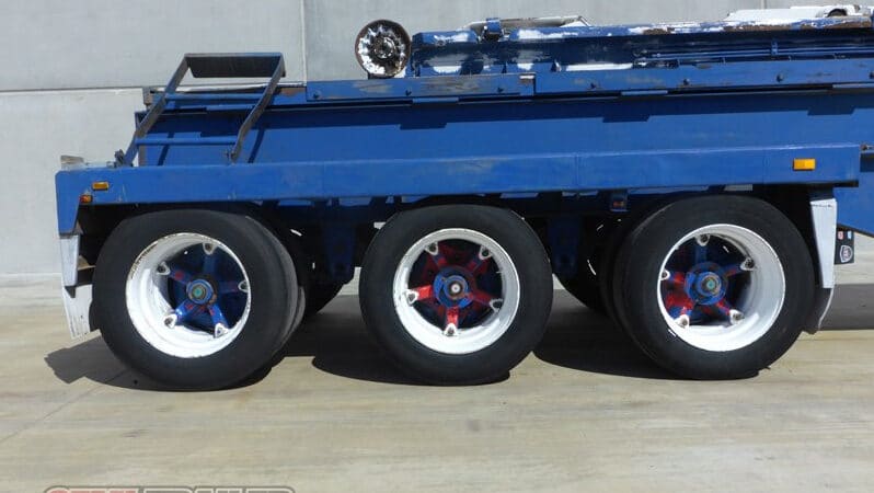 
								1985 Custom Roadmaster Hooklift Trailer full									