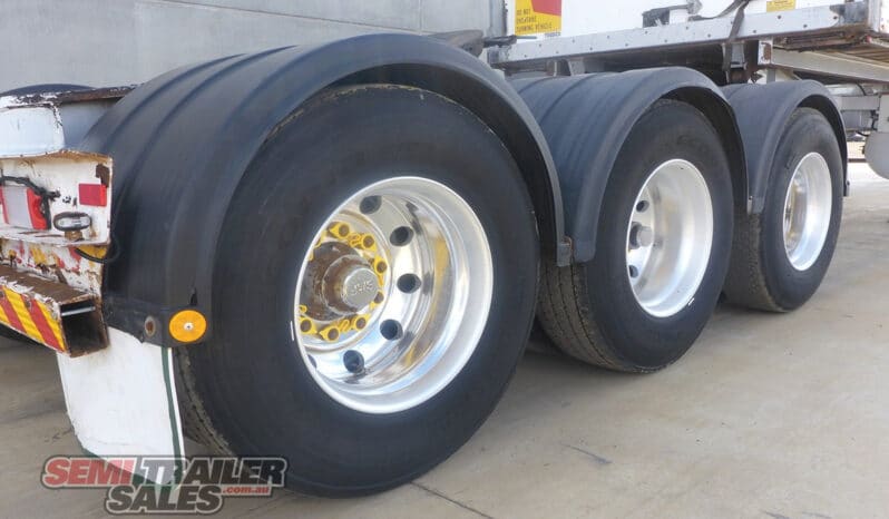 
								2010 Vawdrey Rollback Refrigerated Pantech A Trailer full									