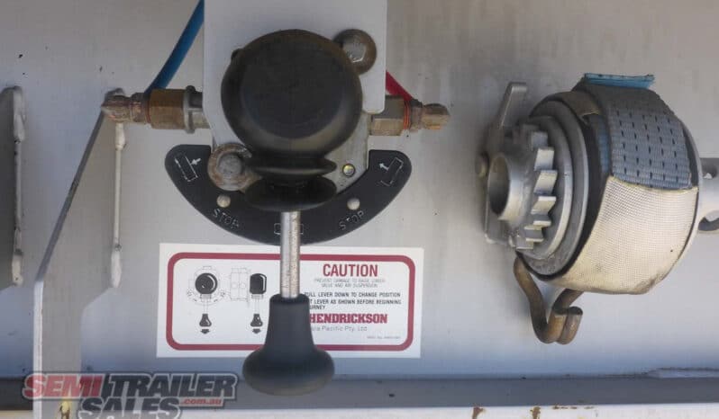 
								2006 Maxitrans Bogie Curtainsider Stat Write OFF full									