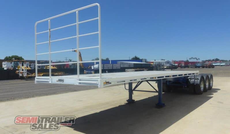 
								2005 Barker 12 Pallet FLAT TOP A Trailer full									