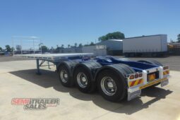 
										2005 Barker 12 Pallet FLAT TOP A Trailer full									