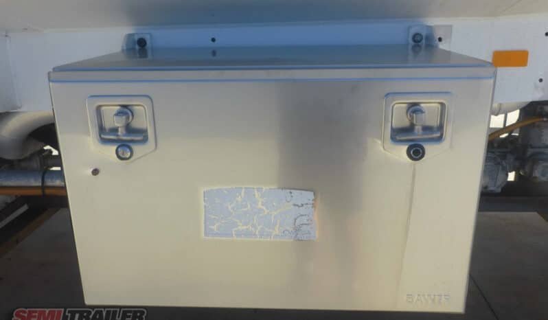 
								2006 Omega Bogie Fuel Tanker full									