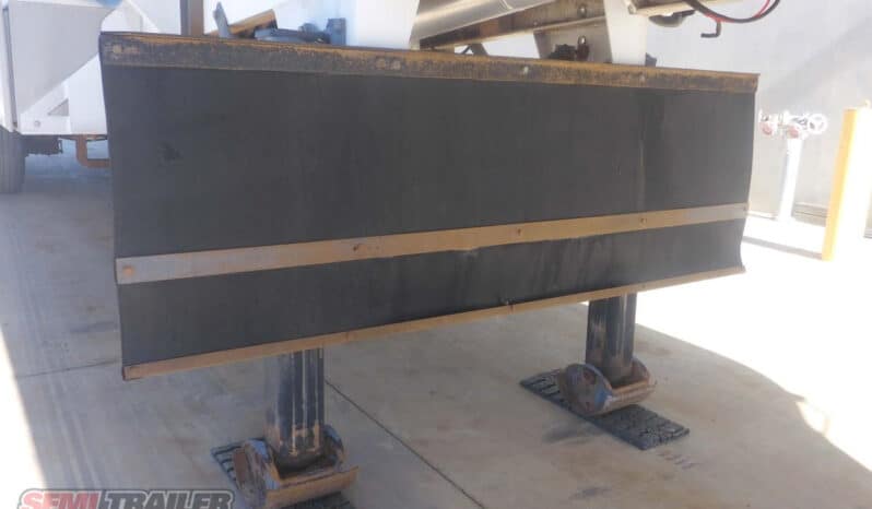 
								2006 Omega Bogie Fuel Tanker full									