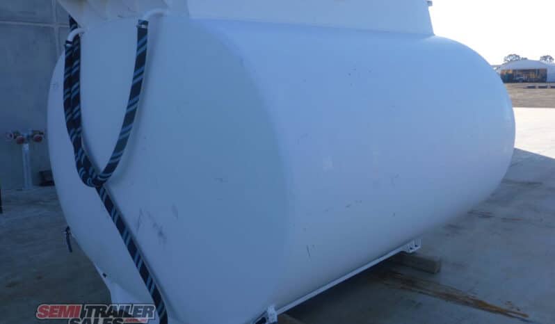 
								Marshall Lethlean 8000 Litre Alloy Tank full									