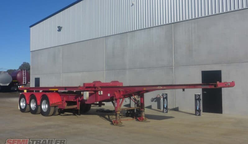 
								2002 Krueger Retractable Skel full									