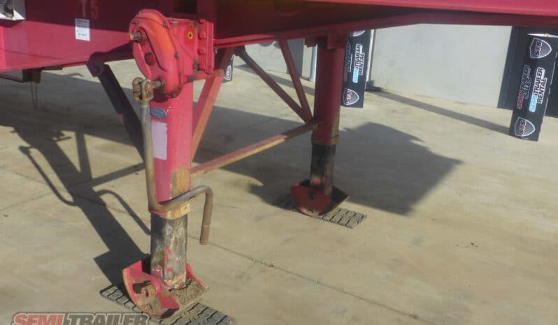 
								2002 Krueger Retractable Skel full									