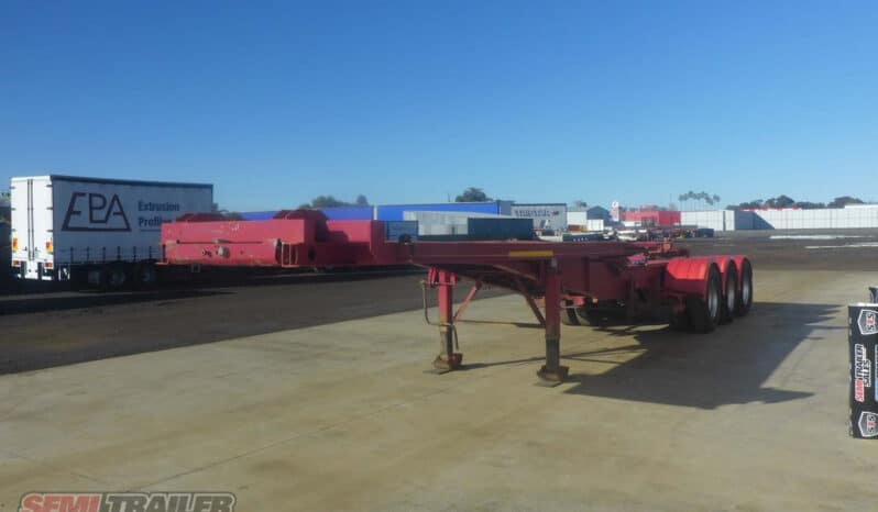 
								2002 Krueger Retractable Skel full									