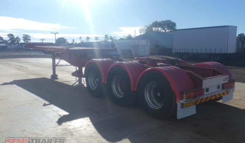 
								2002 Krueger Retractable Skel full									