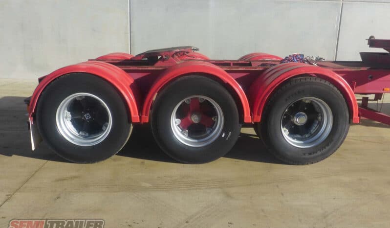 
								2002 Krueger Retractable Skel full									