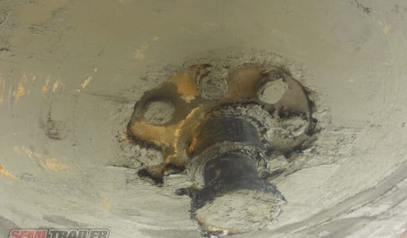 
								2002 Krueger Retractable Skel full									