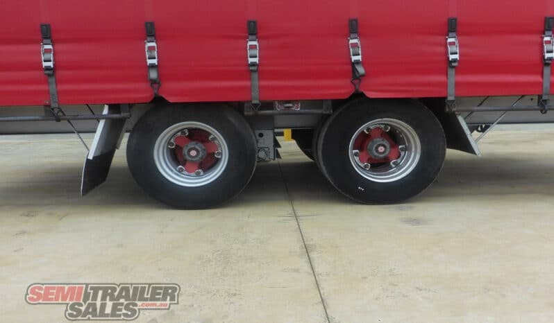 
								2005 TAG-A-Long Dual Axle Curtainsider Trailer full									