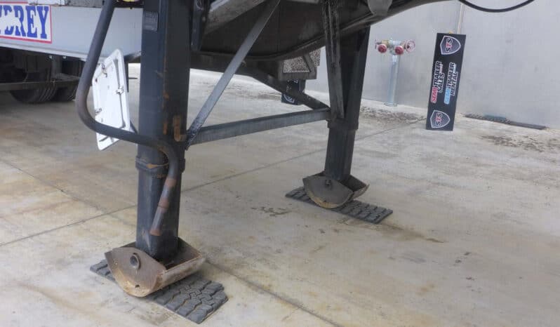 
								2001 Vawdrey 12 Pallet Curtainsider Rollback A Trailer full									