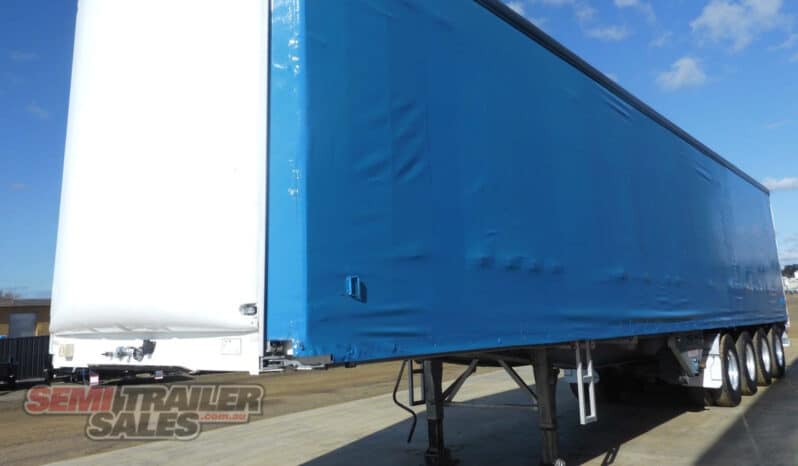 
								2008 Maxitrans Quad Axle Chain Driven FLOOR Curtainsider full									