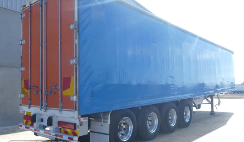
								2008 Maxitrans Quad Axle Chain Driven FLOOR Curtainsider full									
