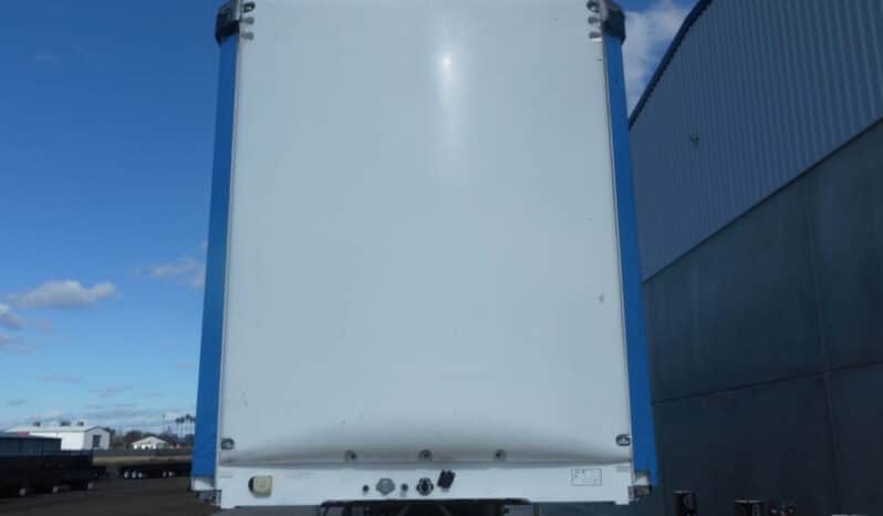 
								2008 Maxitrans Quad Axle Chain Driven FLOOR Curtainsider full									