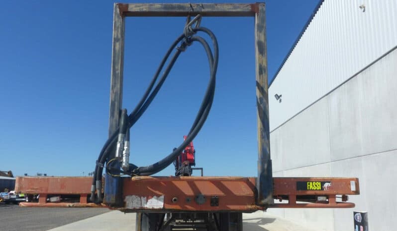 
								2004 Krueger 40FT FLAT TOP With Fassi Hydraulic Crane full									