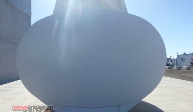 
								Marshall Lethlean 9830 Litre Alloy Tank full									