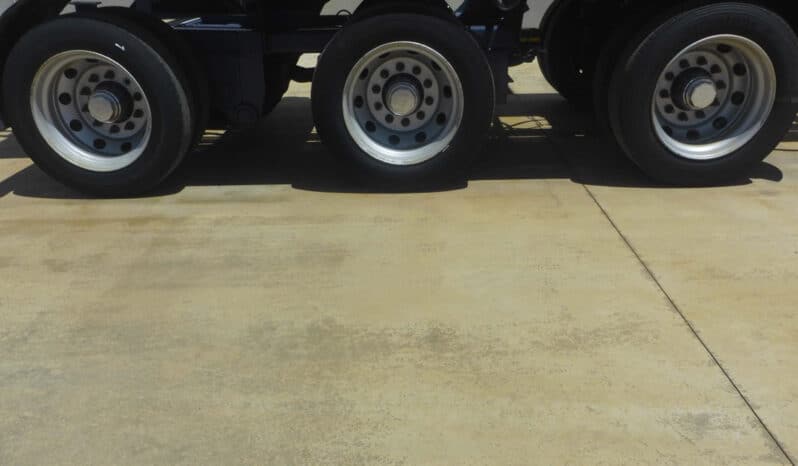 
								2021 Moore Hook Lift BIN Trailer (stat Write Off) full									