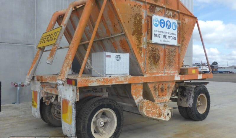 
								1980 Abeson Lime Spreader DOG Trailer full									