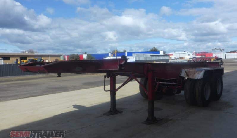 
								1990 Krueger 20FT Skel full									