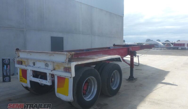 
								1990 Krueger 20FT Skel full									