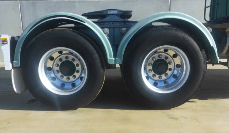 
								2009 Dickinson Stock Crate A Trailer full									