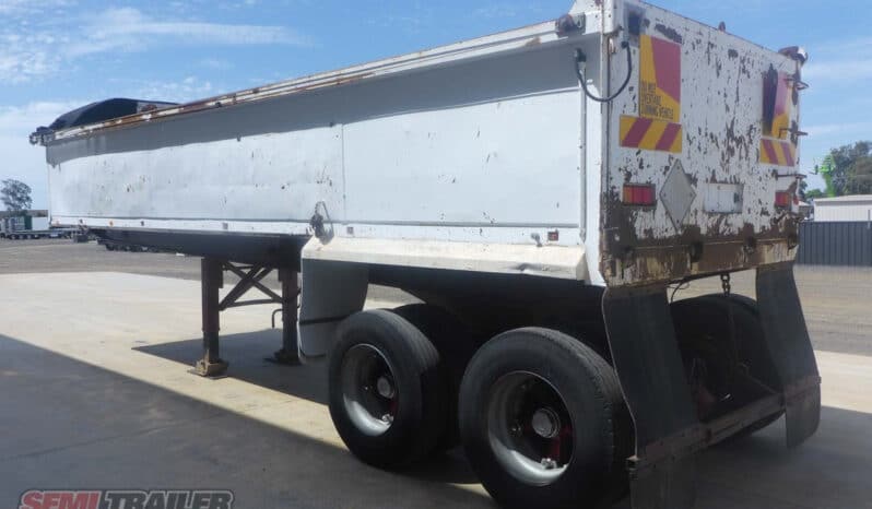 
								1991 White Bogie Tipper full									