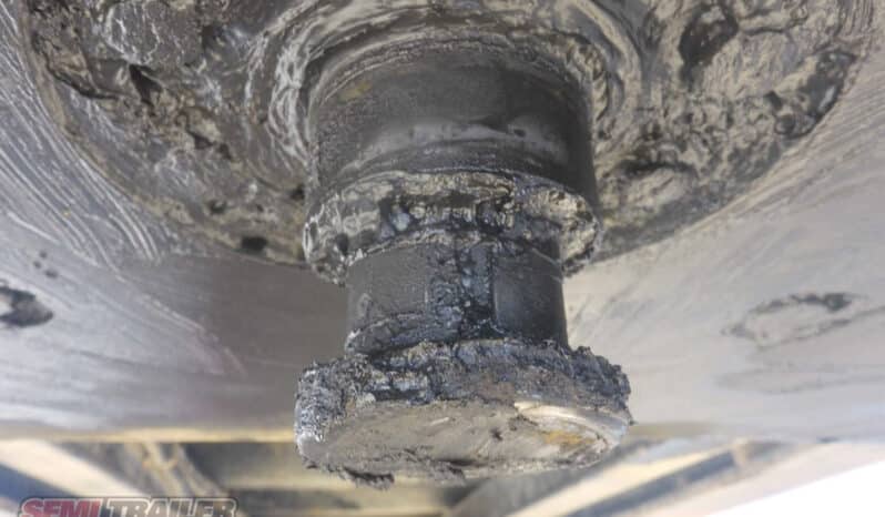 
								1991 White Bogie Tipper full									