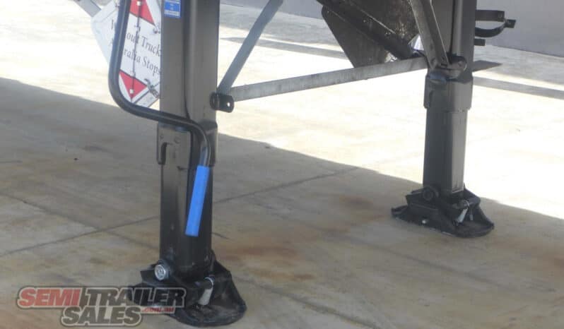 
								2006 Vawdrey 12 Pallet Rollback Curtainsider A Trailer full									