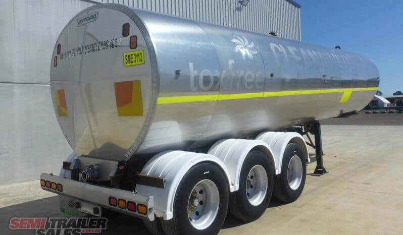 
								2001 Byford Stainless Steel Tanker full									