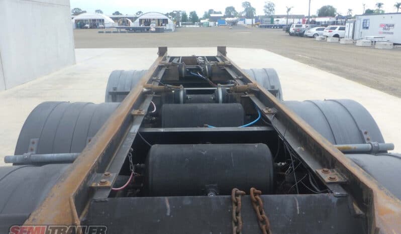 
								2006 Chris’s Body Builders 3 Axle BIN DOG Trailer full									