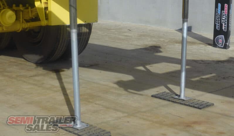 
								2005 Customquip 30FT TRI Axle Skel Road Train Lead full									