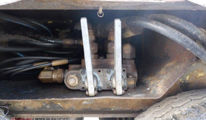 
								2001 Maxitrans Compactor Trailer full									