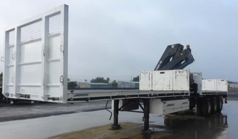 
								2018 Maxitrans FLAT TOP With MID Mount Crane full									